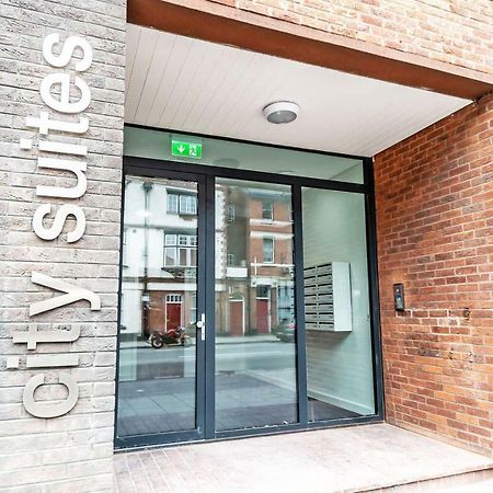 Luxury 1 Bed Apartment In City Centre With Parking Chester Exterior foto